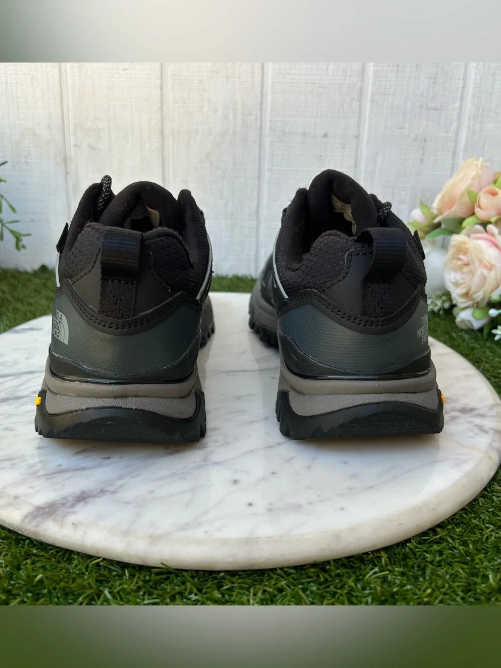 THE NORTH FACE Hedgehog GORE-TEX $210 women 7.5 gently use TNF Black/Asphalt Gr